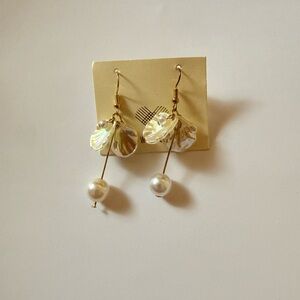 Elegant Gold and Pearl Drop Earrings